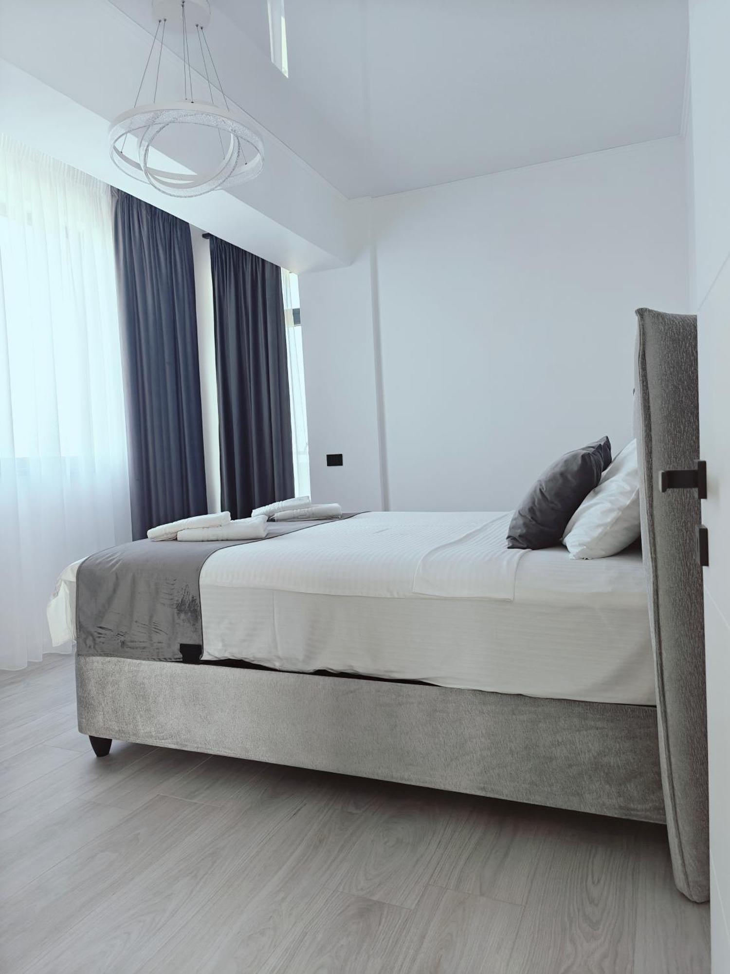 Mamaia Nord Vip Aparthotel Năvodari Εξωτερικό φωτογραφία